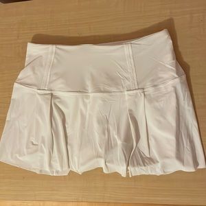 White lululemon skirt